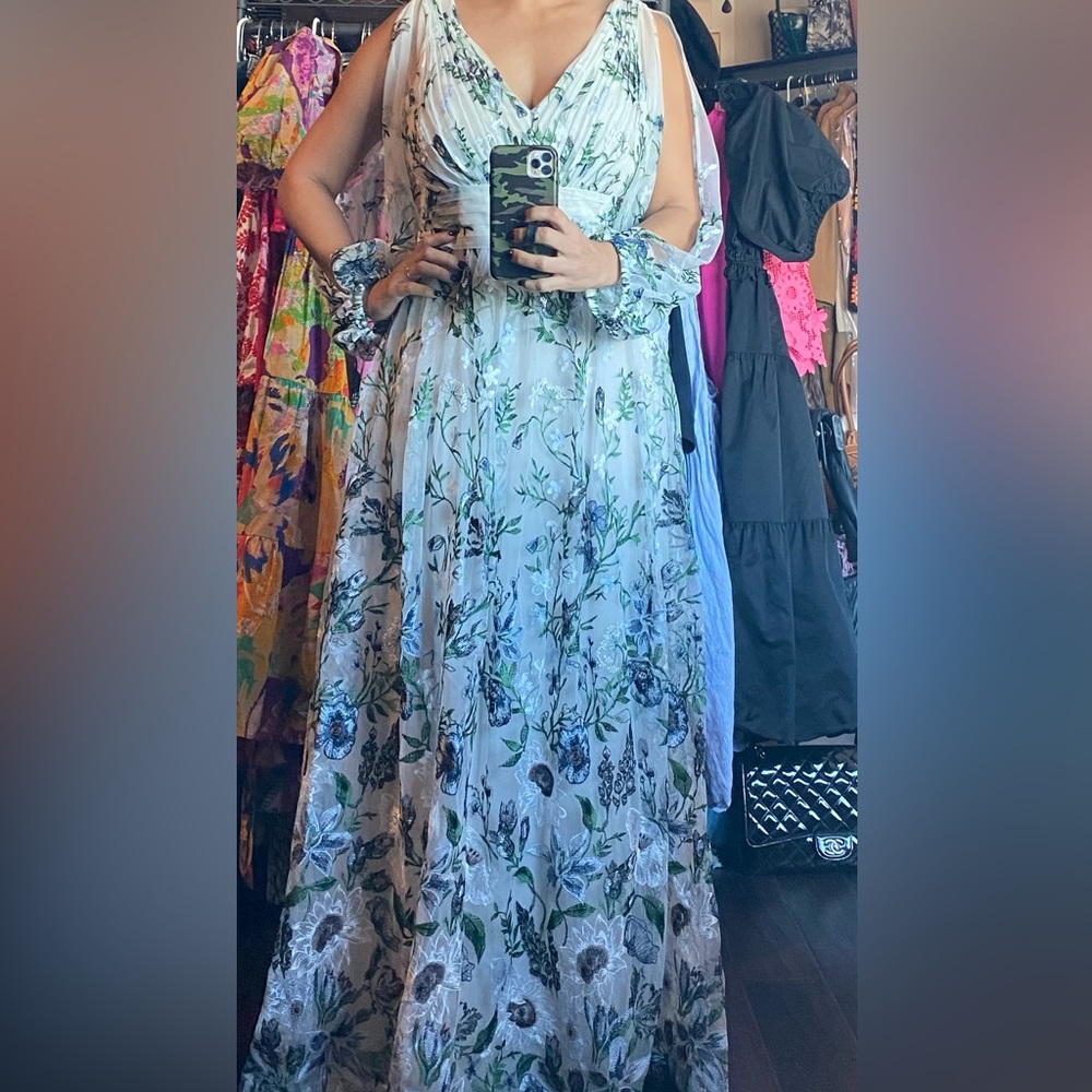 Marchesa Notte ivory gown! Size 10 perfect for a black tie event